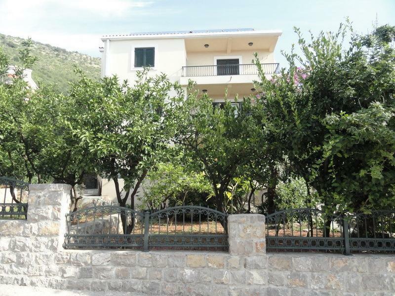 Apartments & Rooms M Petrovac Exterior photo